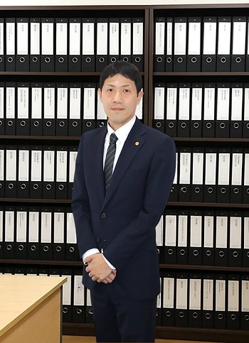代表 佐倉 陽治